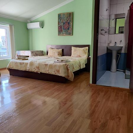 Bonjour House Hotel Erevan Exterior foto